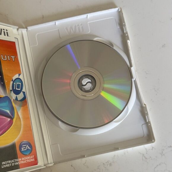 Trivial Pursuit: Bet You Know It for Wii - Multicolor - Picture 4 of 5